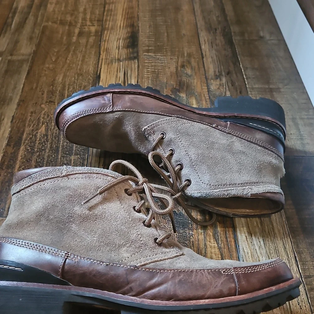Clarks‎ Men's Stylish Brown Suede Ankle Boots.